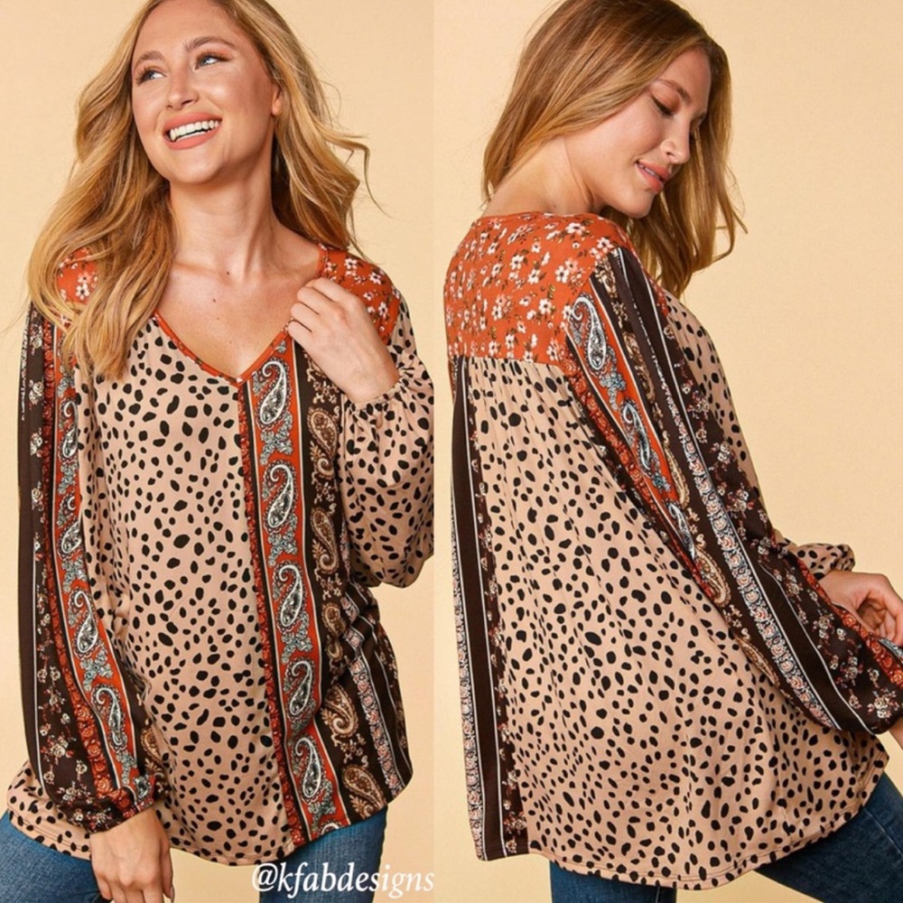 B45W🔥Head turning v-neck boho top designed2flatterMedallion like-sleeve print🔥